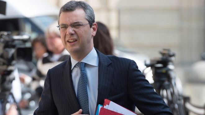 Vừa nhậm chức, ông Macron đã ký bổ nhiệm hai ví trí Nội các quan trọng ảnh 1