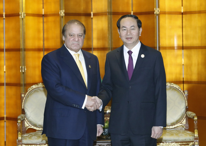 Chủ tịch nước gặp song phương bên lề Diễn đàn “Vành đai và Con đường" ảnh 1