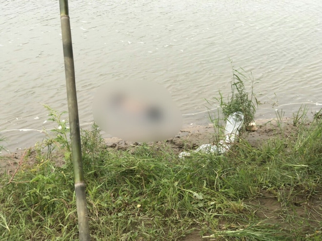 Lào Cai: Đã tìm thấy thi thể cháu bé đuối nước trên sông Hồng ảnh 1