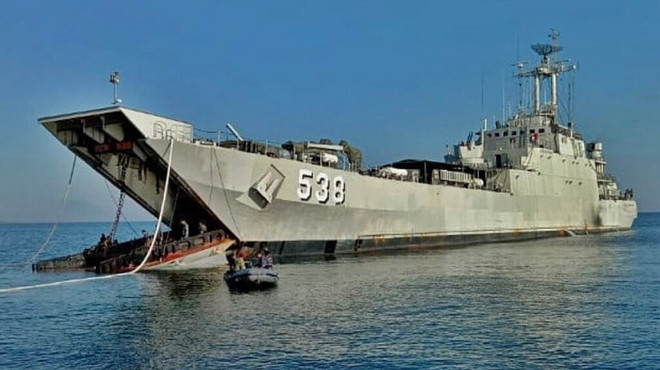 Tàu chiến Indonesia gặp hỏa hoạn khi đang tuần tra ảnh 1