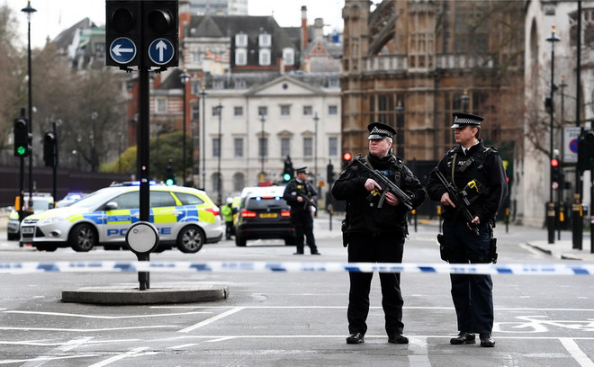 Facebook kích hoạt chế độ Safety Check sau vụ khủng bố ở London ảnh 1