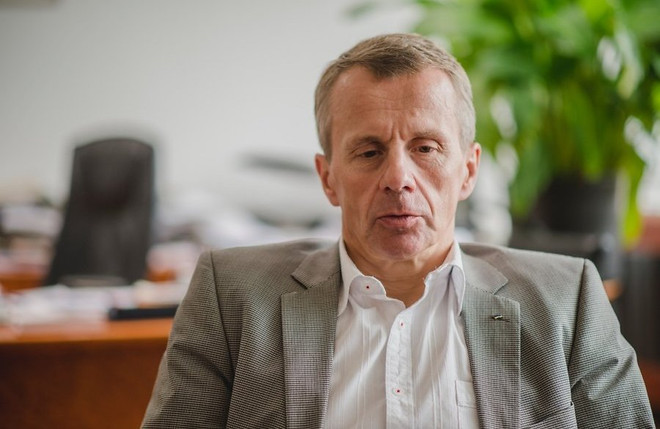 Bộ trưởng Tài chính Estonia từ chức do bình luận trên Facebook ảnh 1