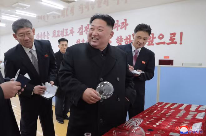 Ông Kim Jong-un xuất hiện nhiều hơn trong sự kiện kinh tế, ngoại giao ảnh 1