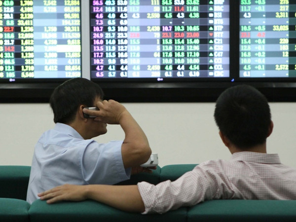 Chứng khoán đỏ sàn, VN-Index mất gần 6 điểm phiên đầu tuần ảnh 1