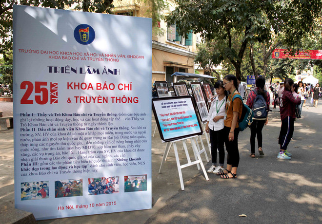 Kỷ niệm 25 năm thành lập Khoa Báo chí và Truyền thông ảnh 2