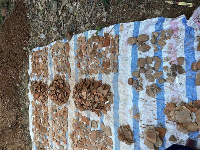 Phát hiện tính chất cư trú thời Đông Hán tại di tích Thành Quèn ảnh 3