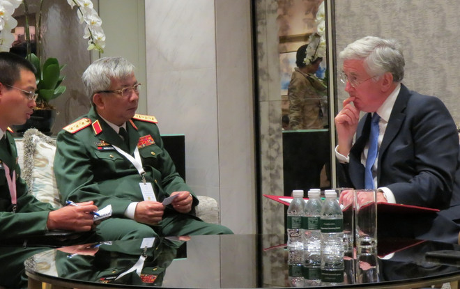 Thượng tướng Nguyễn Chí Vịnh tiếp song phương ở Đối thoại Shangri-la ảnh 1