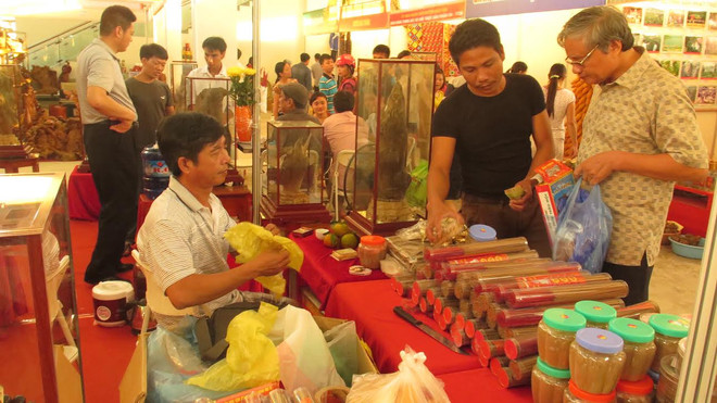 Sôi động Hội chợ thương mại-du lịch quốc tế Việt-Trung 2015 ảnh 1