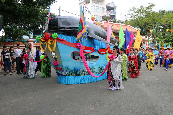 [Photo] Độc đáo lễ hội Nghinh Ông Đình Thắng Tam thờ cá Ông ảnh 1