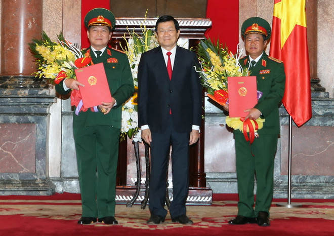 Chủ tịch nước thăng quân hàm Đại tướng cho hai tướng quân đội ảnh 1