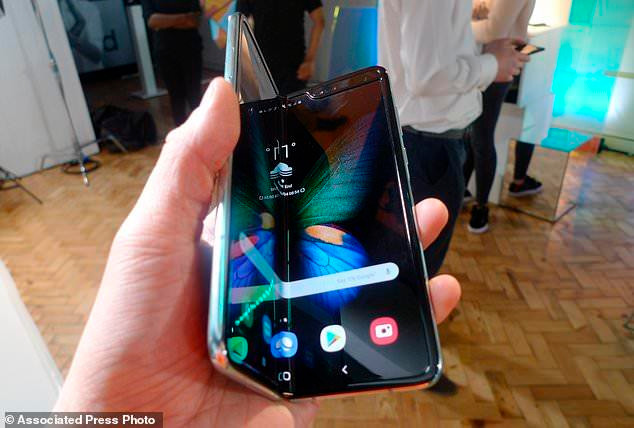 Báo Hàn Quốc: Samsung đã 'sẵn sàng tung ra thị trường' Galaxy Fold ảnh 1