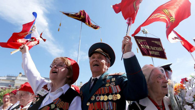 Lãnh đạo Việt Nam gửi thư chúc mừng Nga nhân 75 năm ngày Chiến thắng ảnh 1