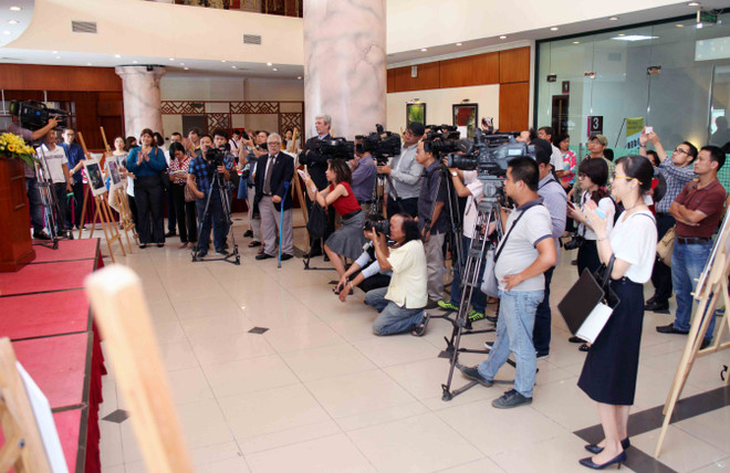 Ấn tượng với triển lãm ảnh “Những ông bố Việt Nam” ảnh 6