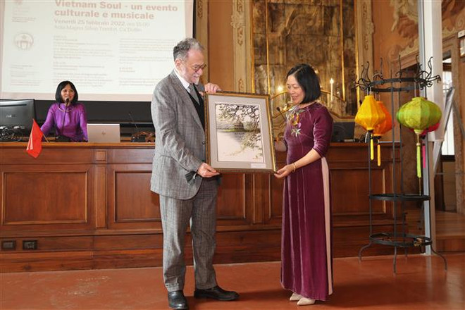 Sinh viên Italy góp phần mang "Hồn Việt" đến với thành phố Venice ảnh 2