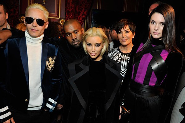 Kanye West và Kim Kardashian "đại náo" chương trình Balmain ảnh 2