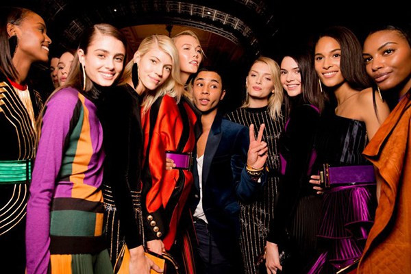 Kanye West và Kim Kardashian "đại náo" chương trình Balmain ảnh 9