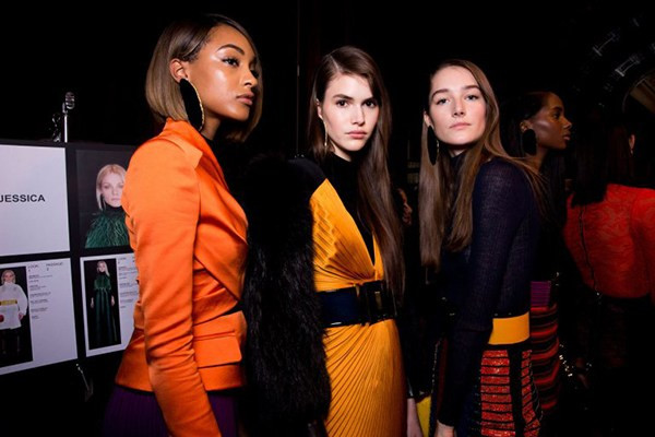 Kanye West và Kim Kardashian "đại náo" chương trình Balmain ảnh 7