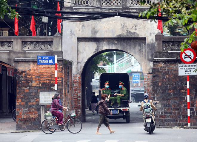 Bí thư Thành ủy Hà Nội Vương Đình Huệ: "Chủ quan là phải trả giá" ảnh 1