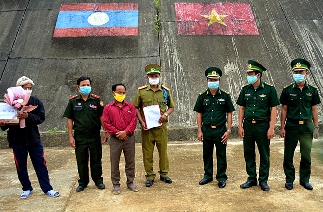 Cứu chữa kịp thời một công dân Lào ở tình trạng nguy kịch khi cách ly ảnh 1