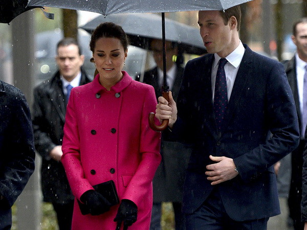 Vợ chồng Hoàng tử Anh gây chú ý khi thăm đài tưởng niệm 11/9 ảnh 1