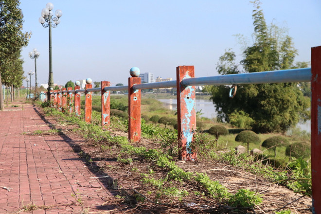 Cận cảnh bờ kè gần trăm tỷ đồng ở Kon Tum bị phá để trộm sắt ảnh 3