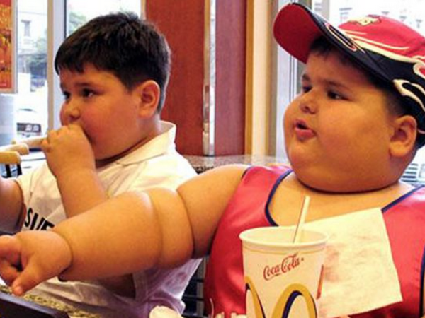 Trẻ có nguy cơ béo phì khi mẹ tăng quá 18kg trong thai kỳ ảnh 1