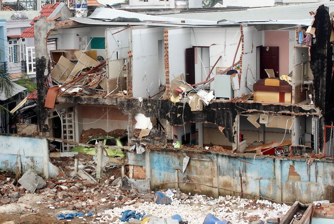 [Video] Hiện trường đổ nát vụ nổ xưởng sản xuất tại TP.HCM ảnh 1