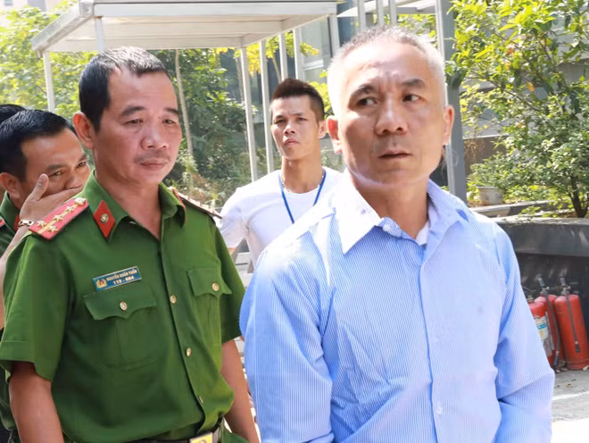 Hoãn phiên xử tổ chức mang thai hộ vì thiếu người tham gia tố tụng ảnh 1