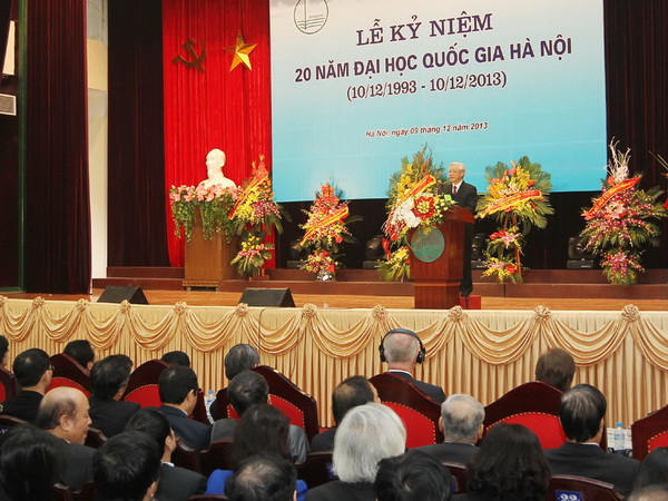 Tổng Bí thư dự kỷ niệm 20 năm Đại học Quốc gia Hà Nội ảnh 1