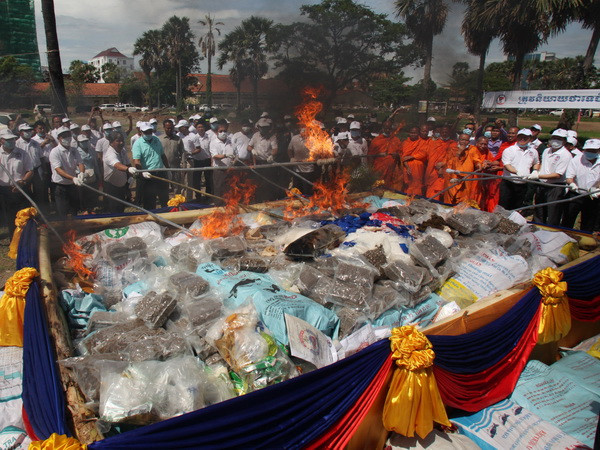 Campuchia và Myanmar tiến hành tiêu hủy lượng lớn ma túy ảnh 1