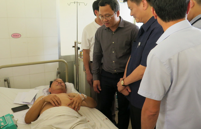 Khẩn trương điều tra nguyên nhân vụ lật xe khách trên đèo Khánh Lê ảnh 1