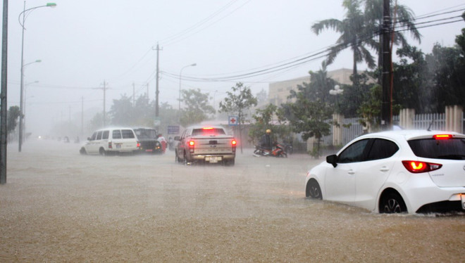 Trung Bộ chuẩn bị đón mưa cực lớn, khả năng xảy ra lũ quét và ngập úng ảnh 1
