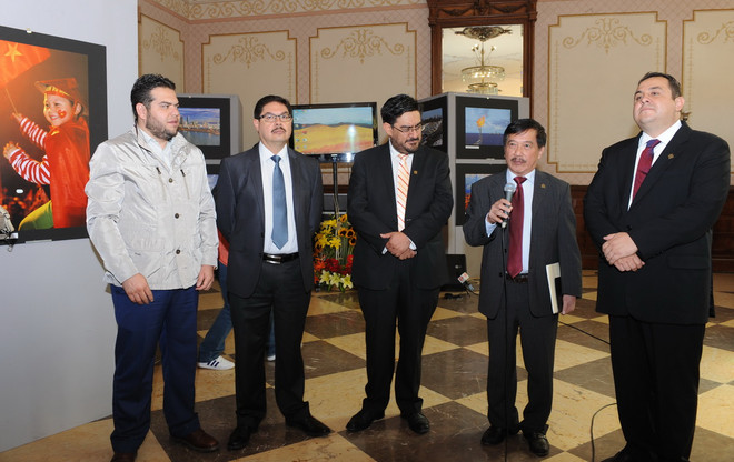 Triển lãm ảnh Việt Nam mừng ngày thống nhất đất nước 30/4 tại Mexico ảnh 2