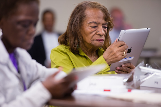 Apple hợp tác IBM cung cấp 5 triệu iPad cho người cao tuổi Nhật ảnh 1