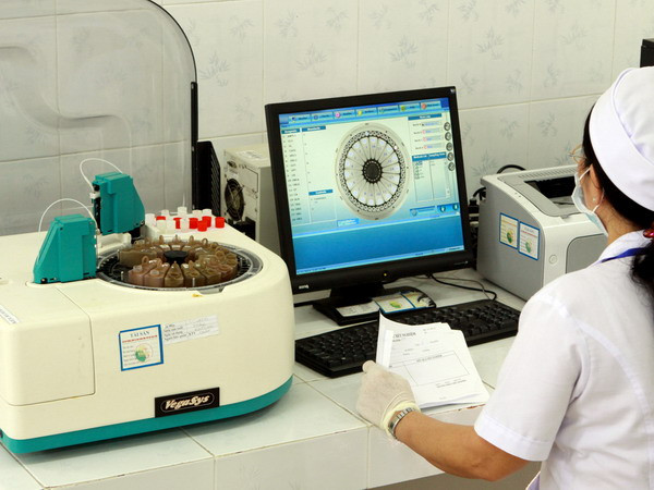 Công an Hà Nội vào cuộc điều tra vụ thiết bị y tế kém chất lượng ảnh 1