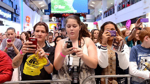 Australia có nhiều điện thoại di động hơn số người có thể sử dụng ảnh 1