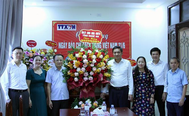 Nghệ An và Hậu Giang đánh giá cao đội ngũ phóng viên thường trú TTXVN ảnh 1