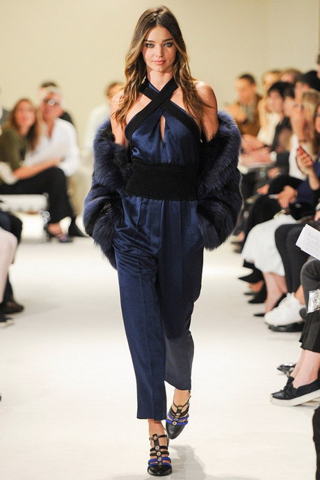 13 "chân dài" đình đám trên sàn diễn mùa Xuân Hè 2015 ảnh 5