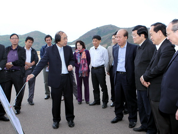 Chủ tịch nước khảo sát tình hình kinh tế-xã hội ở Bình Định ảnh 1