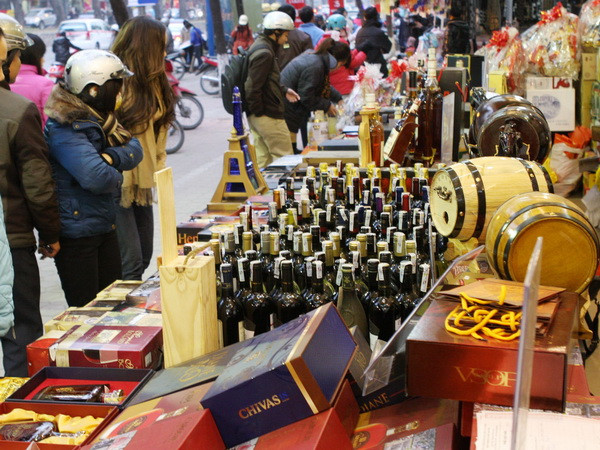 Sớm hoàn thiện các quy định về quản lý mặt hàng rượu ảnh 1