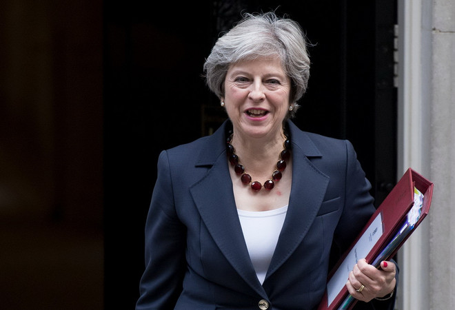 Liên minh cầm quyền đe dọa Thủ tướng Anh về vấn đề biên giới Ireland ảnh 1