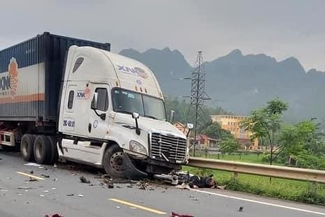 Lạng Sơn: Tai nạn giao thông nghiêm trọng khiến 3 người thương vong ảnh 1