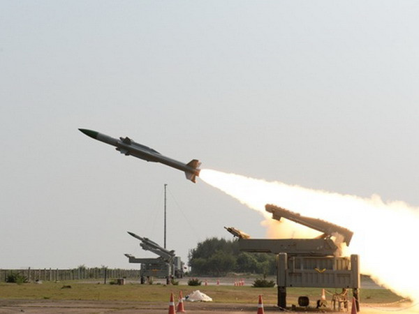 Ấn Độ hoàn tất thử nghiệm tên lửa siêu thanh Akash ảnh 1