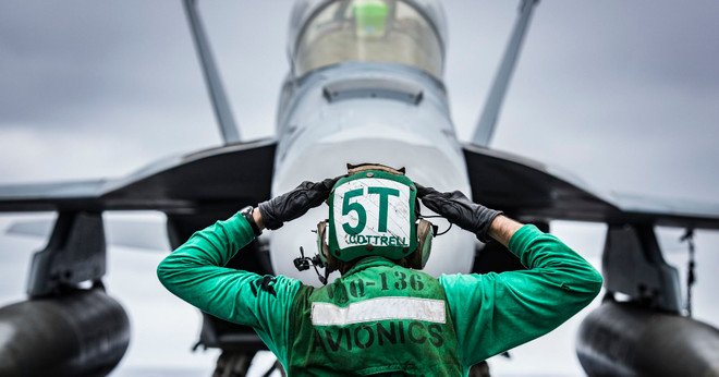 Tổng thống Mỹ ký ban hành đạo luật chi tiêu quốc phòng năm 2019 ảnh 1