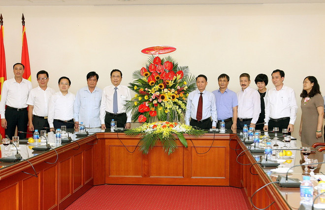Chủ tịch Mặt trận Tổ quốc Việt Nam thăm, chúc mừng TTXVN nhân dịp 21/6 ảnh 2