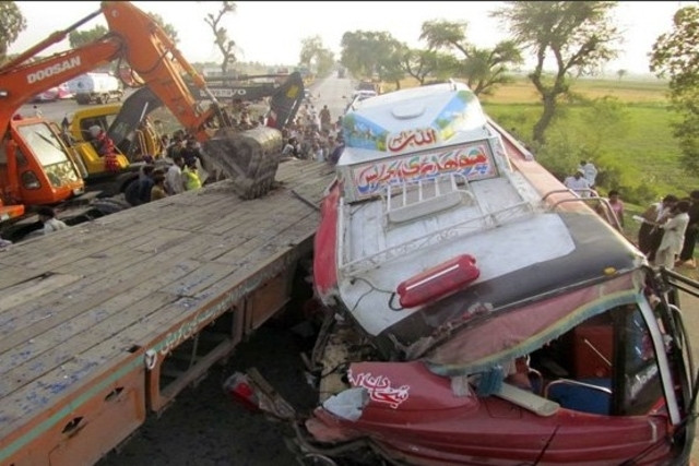 Xe khách đi đám cưới rơi xuống khe núi, 22 người tử vong ảnh 1