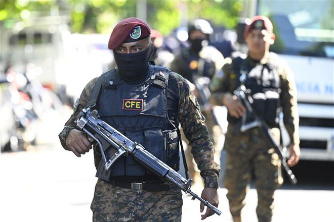 El Salvador gia hạn tình trạng khẩn cấp chống bạo lực tội phạm ảnh 1