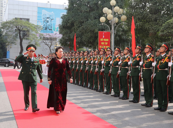 Chủ tịch Quốc hội thăm và làm việc với Bộ Tư lệnh Thủ đô Hà Nội ảnh 1