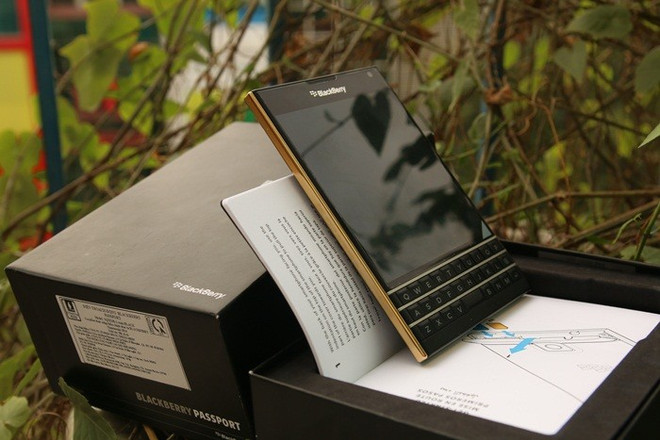 BlackBerry Passport ra mắt phiên bản giới hạn mạ vàng cao cấp ảnh 1