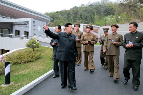 Nhà lãnh đạo Kim Jong-un kiểm tra nhà máy chế biến tảo biển ảnh 1